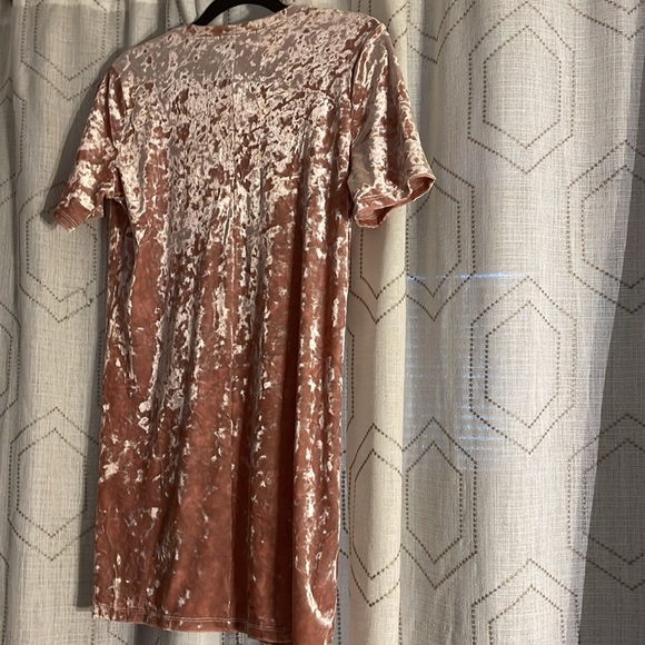 Forever 21 Women’s S Tan Mini Dress Short Sleeve Velour Feel 92% Poly 8% Span - Picture 9 of 10